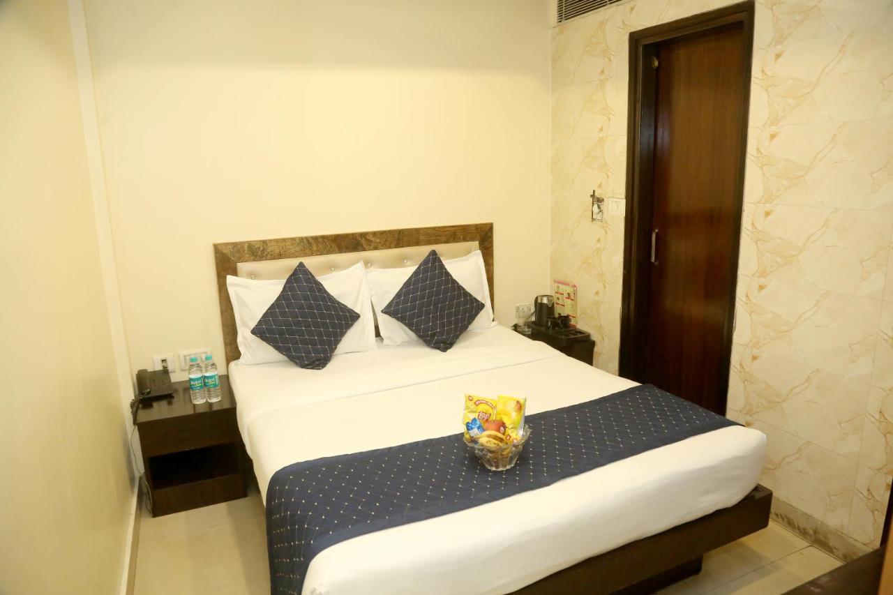 Hotel Guruvas Inn "Vaccinated Staff" Nueva Delhi Exterior foto