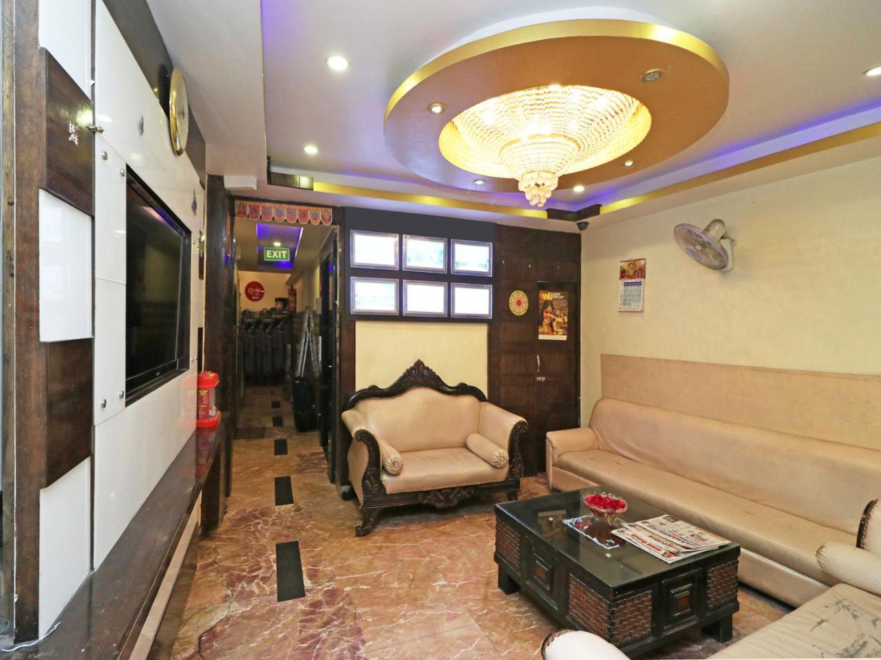 Hotel Guruvas Inn "Vaccinated Staff" Nueva Delhi Exterior foto